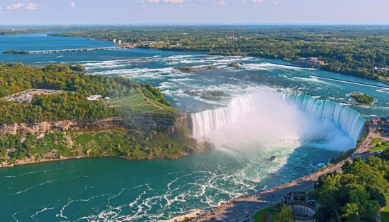 Da Toronto alle Cascate del Niagara: una tappa imperdibile